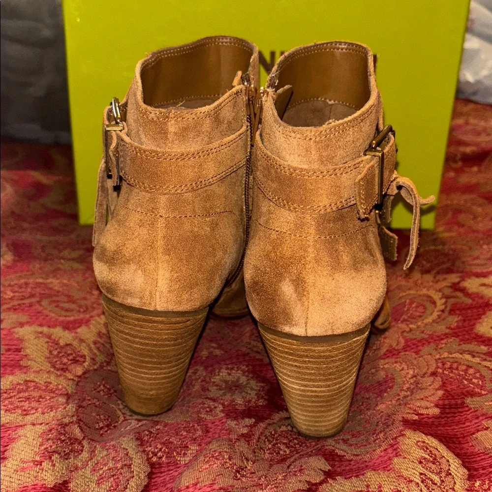 Gianni Bini Women's Tan Suede Ankle Boots size 8